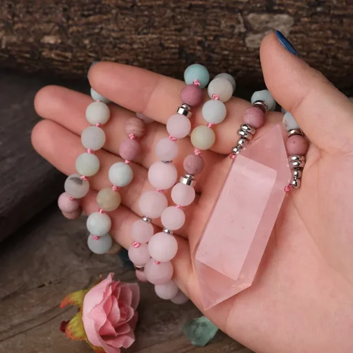Pendentif Quartz rose de chez gaia exposition du produit